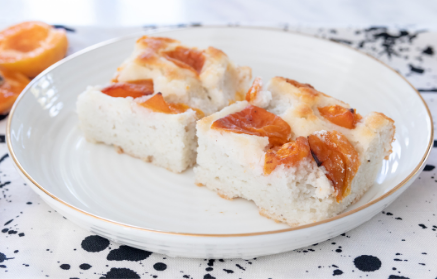 Фитнес-рецепт: абрикосовый пирог в кружке со свежим вкусом