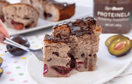 Фитнес-рецепт: сливовый пирог на завтрак